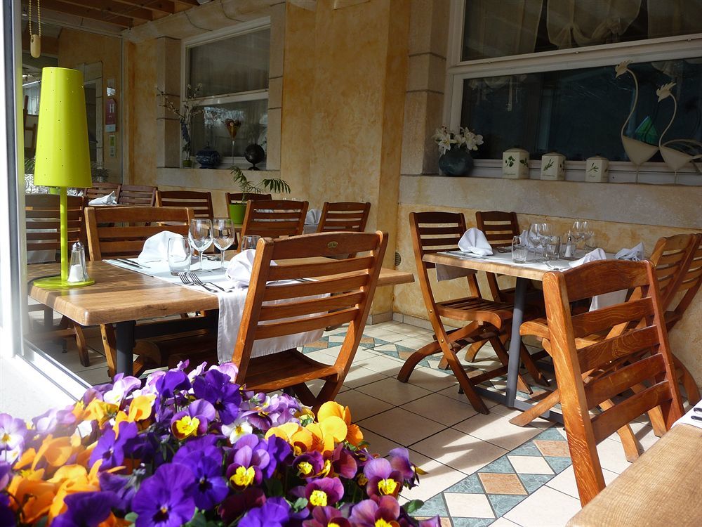 Logis Hotel L'Ayguelade Bielle Exterior foto