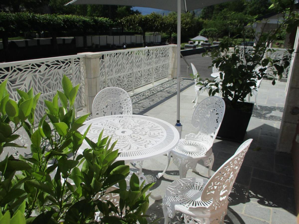 Logis Hotel L'Ayguelade Bielle Exterior foto
